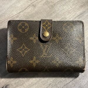 Louis Vuitton Kiss Lock BiFold Wallet